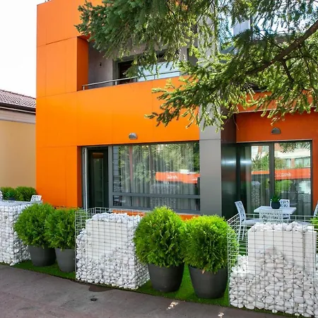 B&d Delux, New Guest house *