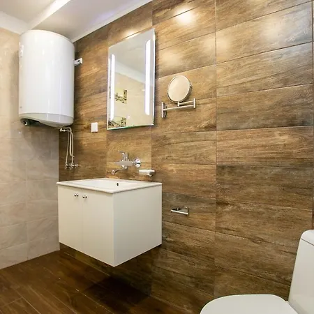 Konukevi B&d Delux, New