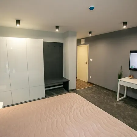 B&d Delux, New Ловеч