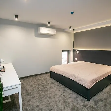 B&d Delux, New Lovech