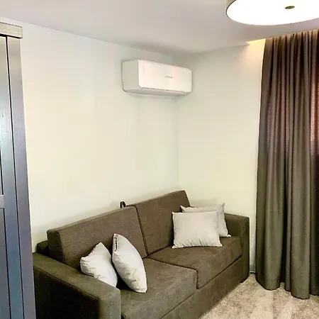 B&d Delux, New Guest house *