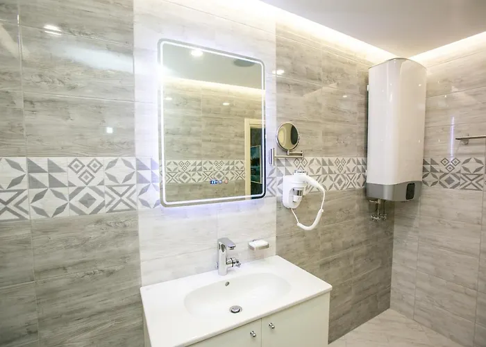 B&d Delux, New ゲストハウス