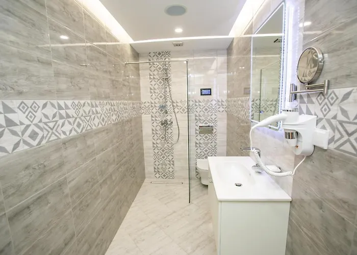 B&d Delux, New 4* Lovetsj