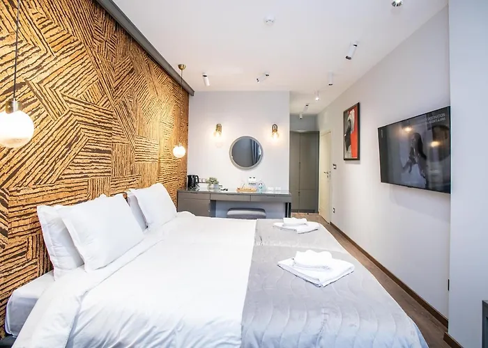 B&d Delux, New 4* ロヴェチ