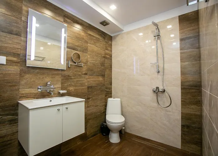 B&d Delux, New ゲストハウス ロヴェチ