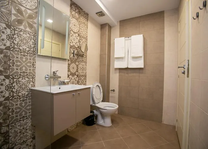 B&d Delux, New Gasthuis Lovetsj