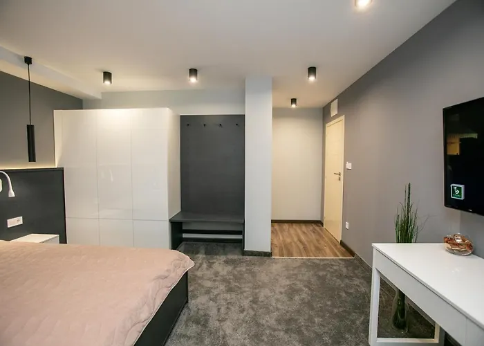 B&d Delux, New Lovetsj